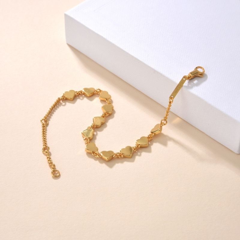 Ce1i*e necklaces